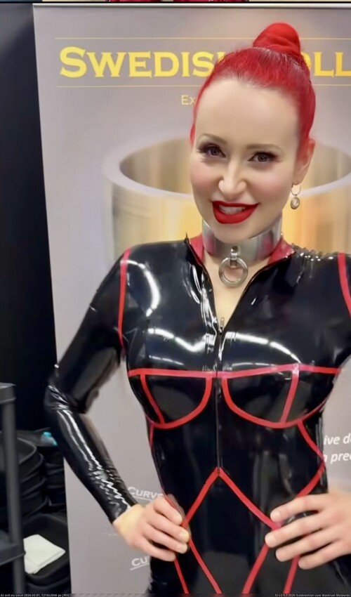 im9.eulatexannarosenmuller-red-lipstick-neckcollar-locked-in-latex-24-7-rubberdoll-fuckdoll.jpg