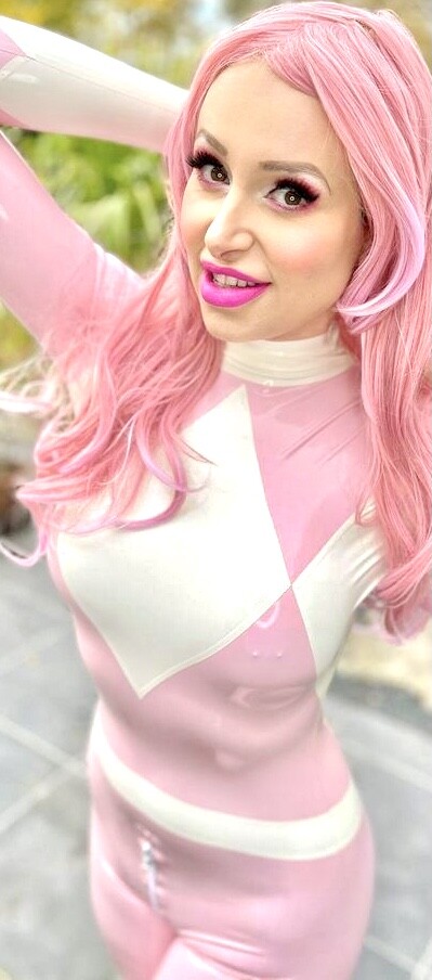 latexsmokingannarosenmueller-makeupfacial-facial-Cum-Hure-latexsmoking-Latex-Smoking-fetish-hooker-Anna-Rosenmuller-Latexinpublic-4.jpg