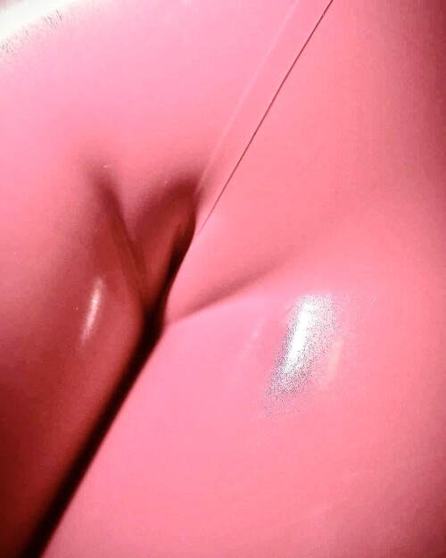 latexsmokingjaninesarmiento-janinewellnhammer-makeupfacial-facial-Cum-Hure-latexsmoking-Latex-Smoking-fetish-hooker-Anna-Rosenmuller-Latexinpublic-5.jpg